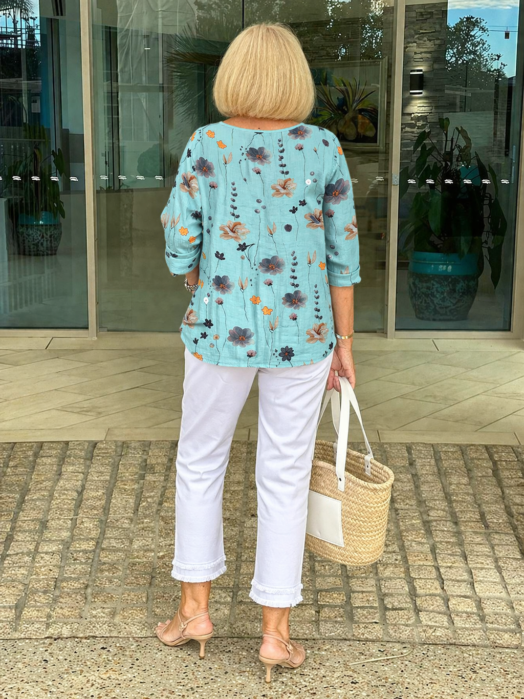 ANITA | ELEGANT FLORAL BLOUSE